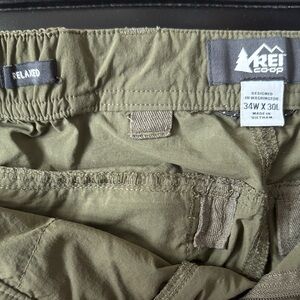 REI Olive Convertible hiking Cargo Pants